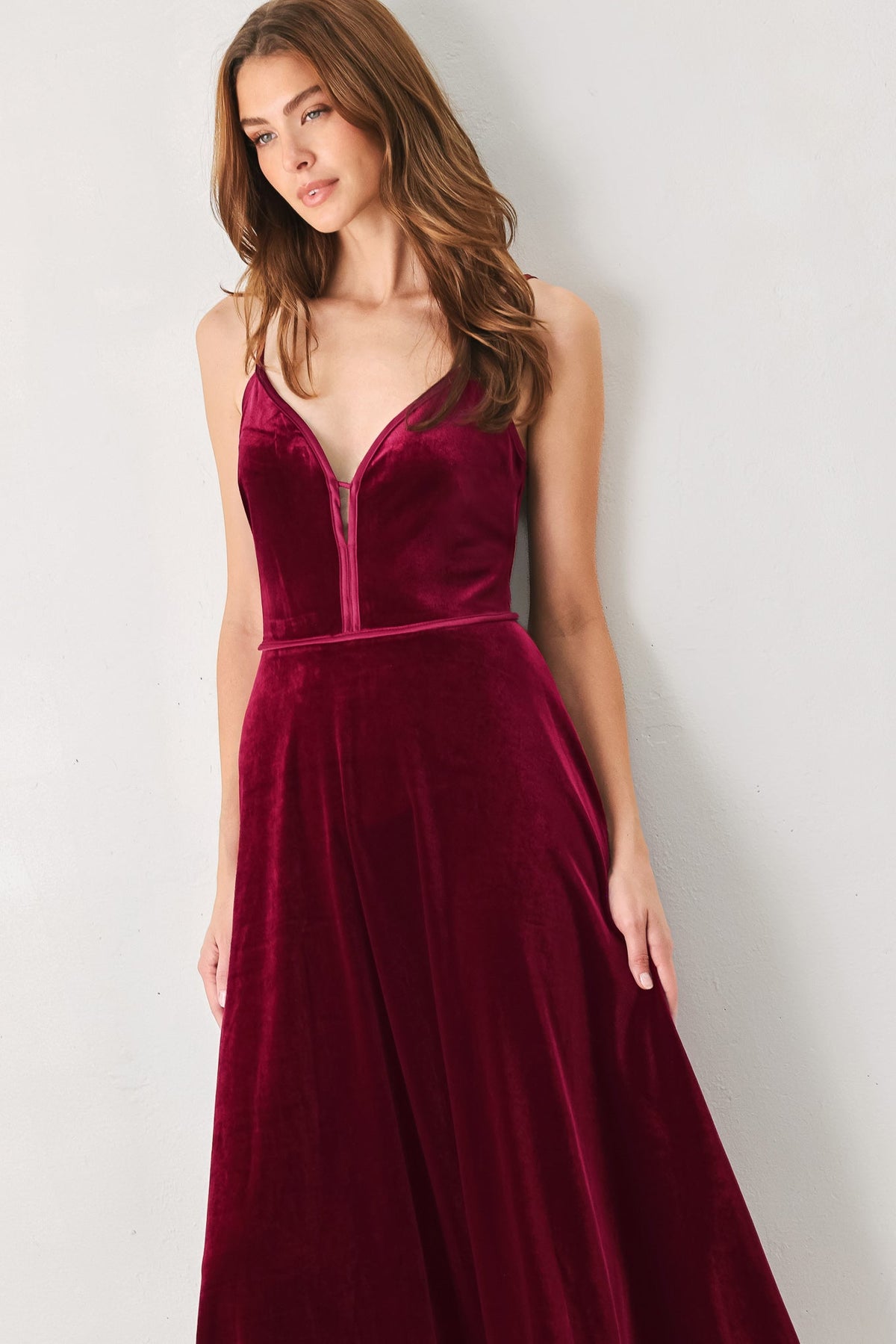 BURGUNDY KISS VELVET SWEETHEART KEYHOLE MIDI DRESS
